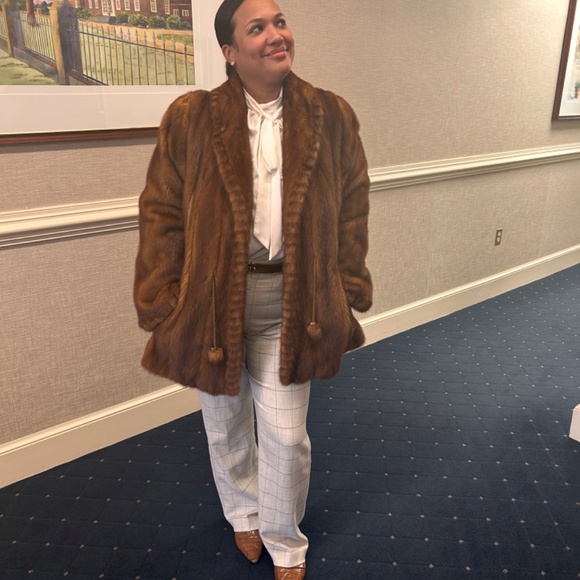 Mink Coat - Picture 5 of 12